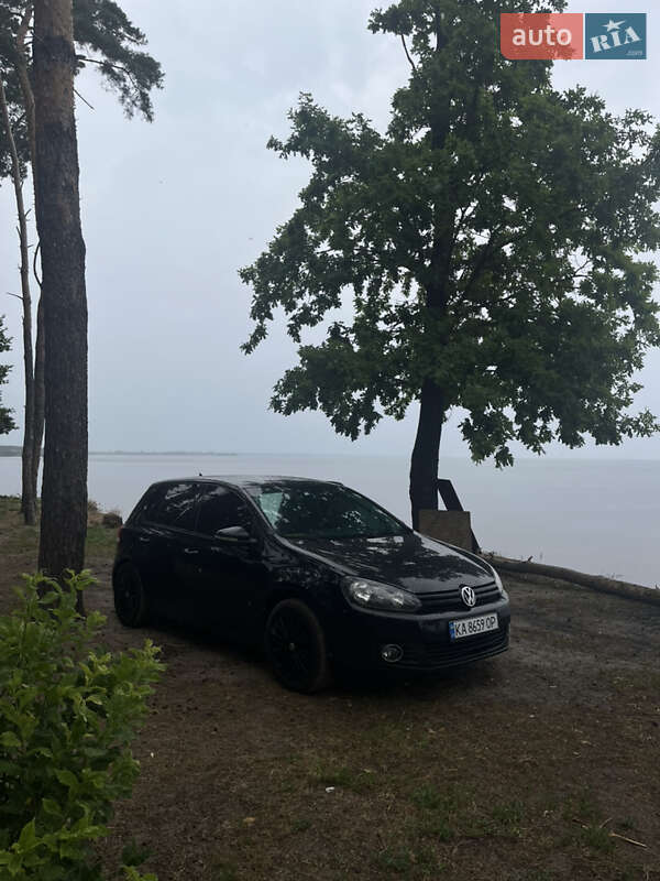 Хетчбек Volkswagen Golf 2011 в Києві