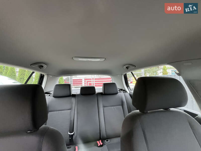 Хэтчбек Volkswagen Golf 2004 в Звягеле фото 31 Хэтчбек Volkswagen Golf 2004 в Звягеле