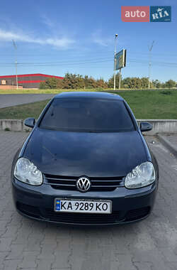 Хэтчбек Volkswagen Golf 2004 в Киеве