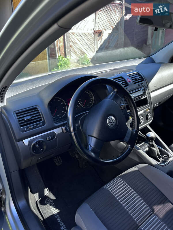 Хэтчбек Volkswagen Golf 2007 в Дрогобыче