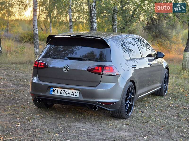 Хетчбек Volkswagen Golf 2013 в Пирятині