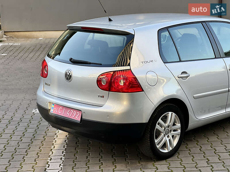 Хэтчбек Volkswagen Golf 2007 в Ивано-Франковске