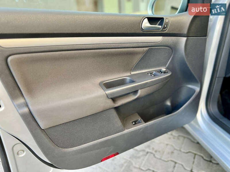 Хэтчбек Volkswagen Golf 2007 в Ивано-Франковске