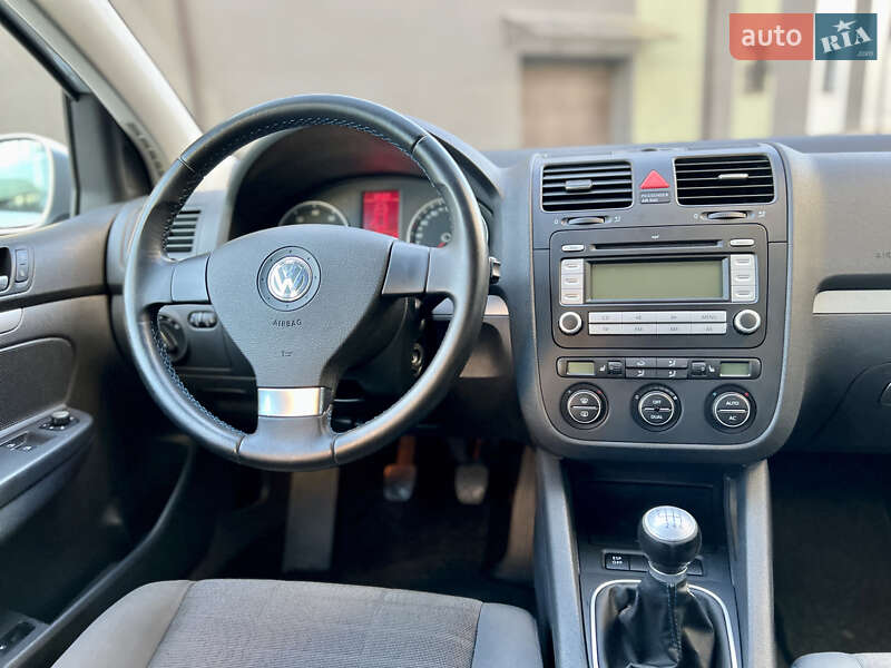 Хэтчбек Volkswagen Golf 2007 в Ивано-Франковске