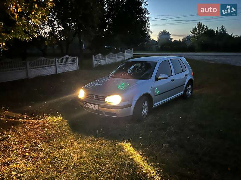 Хэтчбек Volkswagen Golf 2001 в Житомире