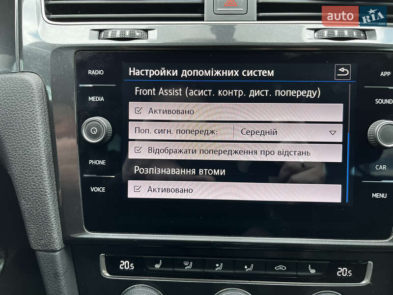 Универсал Volkswagen Golf 2017 в Ровно