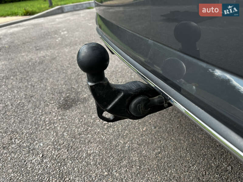 Универсал Volkswagen Golf 2017 в Ровно