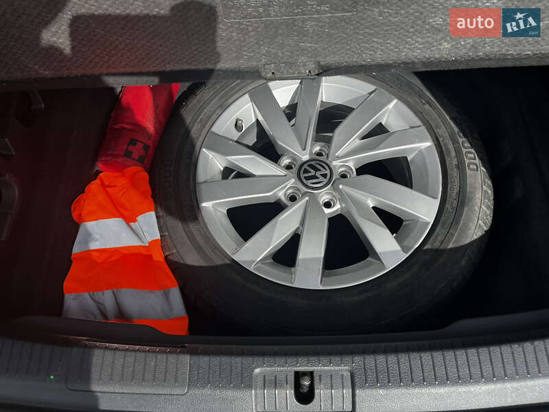 Универсал Volkswagen Golf 2017 в Ровно