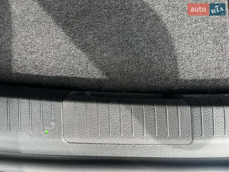 Универсал Volkswagen Golf 2017 в Ровно