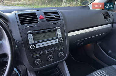 Хетчбек Volkswagen Golf 2008 в 