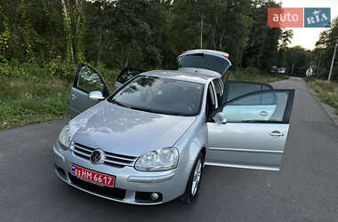 Хетчбек Volkswagen Golf 2008 в 