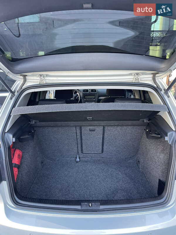 Хэтчбек Volkswagen Golf 2010 в Виноградове