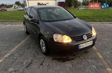 Хэтчбек Volkswagen Golf 2004 в Теофиполе