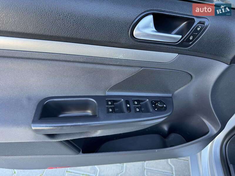 Універсал Volkswagen Golf 2008 в Тернополі