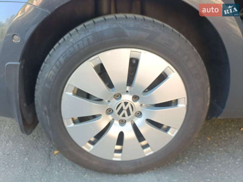 Універсал Volkswagen Golf 2014 в Києві