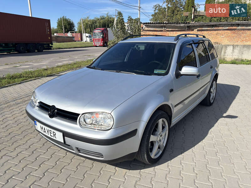 Volkswagen Golf 2004