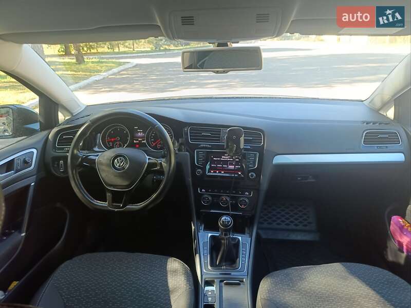 Універсал Volkswagen Golf 2014 в Києві