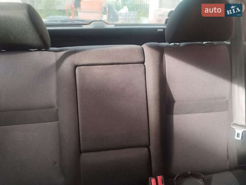 Хетчбек Volkswagen Golf 2000 в Тернополі