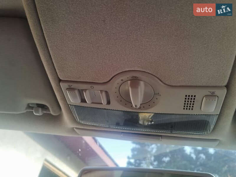 Хетчбек Volkswagen Golf 2000 в Тернополі