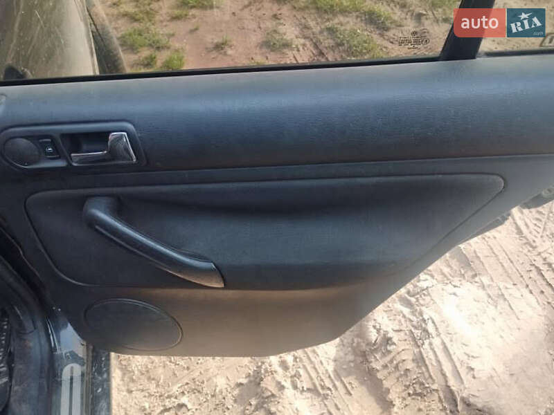 Хетчбек Volkswagen Golf 2000 в Тернополі