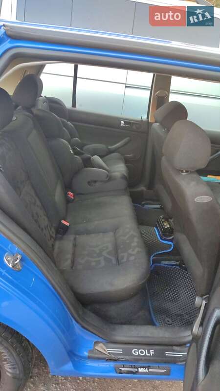 Хетчбек Volkswagen Golf 1999 в Києві