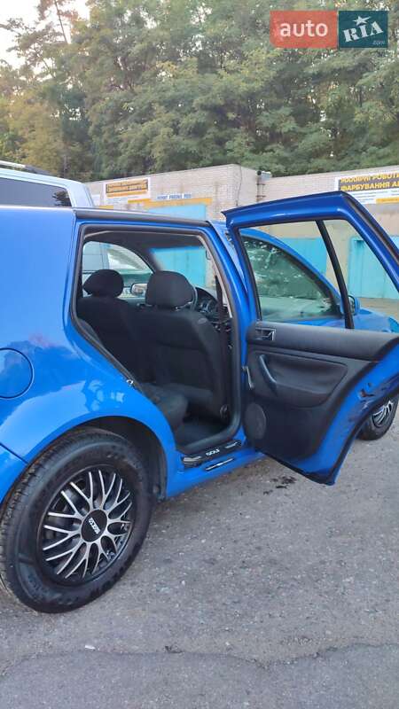 Хетчбек Volkswagen Golf 1999 в Києві
