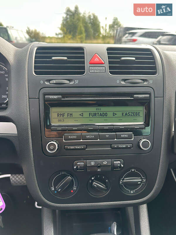 Хетчбек Volkswagen Golf 2009 в Сумах