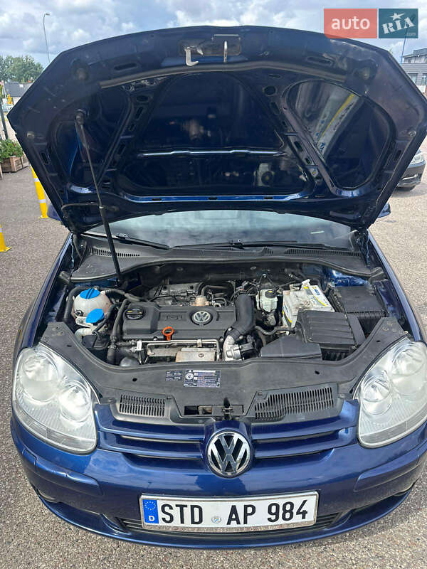 Хетчбек Volkswagen Golf 2009 в Сумах