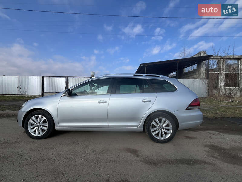 Универсал Volkswagen Golf 2011 в Дрогобыче