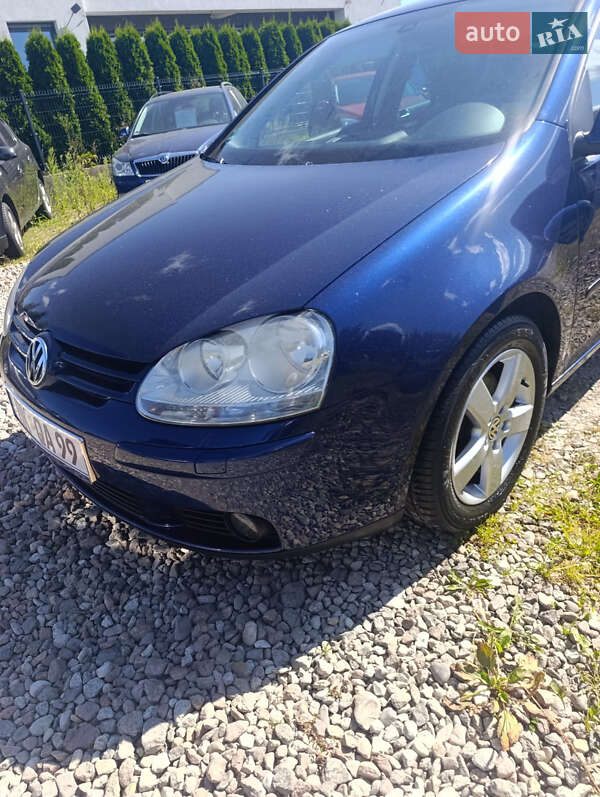 Хетчбек Volkswagen Golf 2009 в Сумах