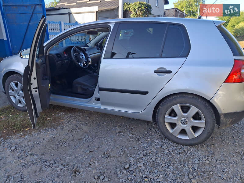 Хэтчбек Volkswagen Golf 2008 в Онуфриевке