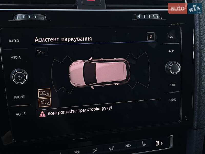 Хэтчбек Volkswagen Golf 2019 в Николаеве