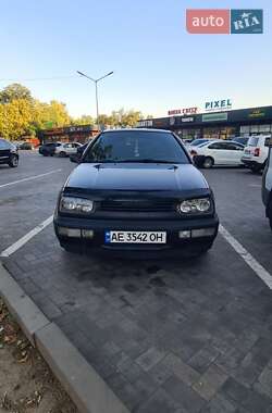 Хэтчбек Volkswagen Golf 1993 в Нововоронцовке