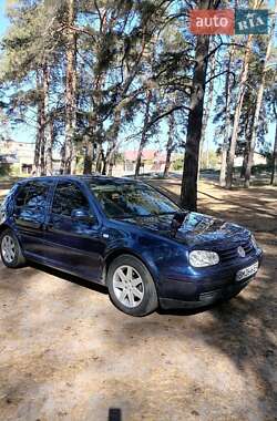 Хэтчбек Volkswagen Golf 2003 в Сумах