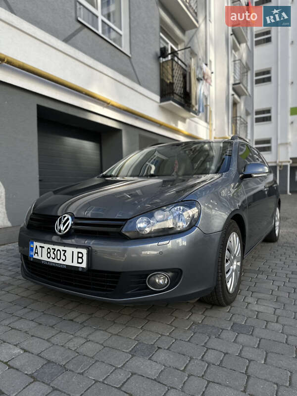 Універсал Volkswagen Golf 2011 в Івано-Франківську