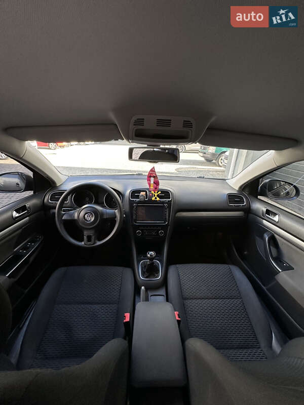 Універсал Volkswagen Golf 2011 в Івано-Франківську