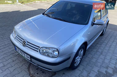 Хэтчбек Volkswagen Golf 2001 в Киеве