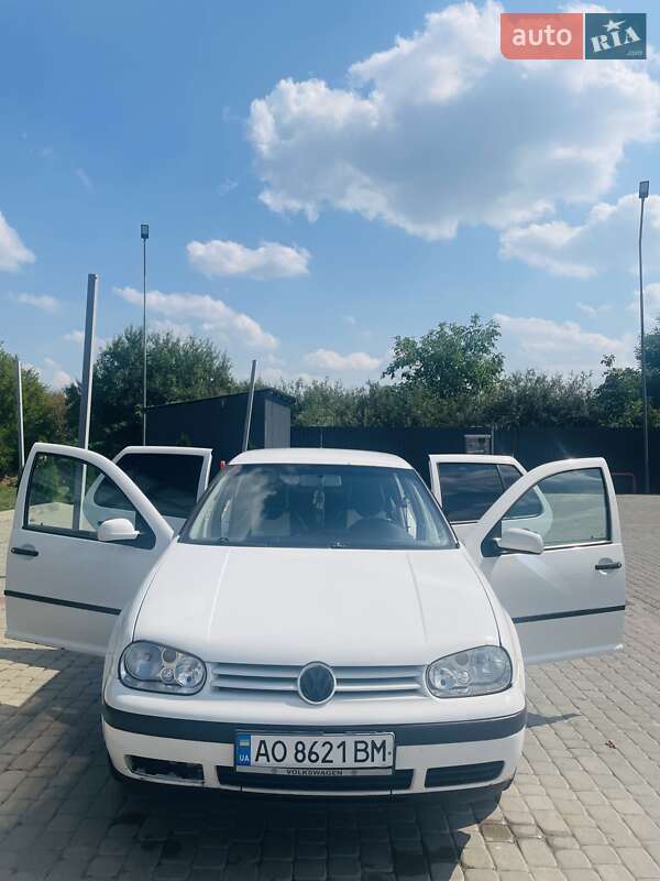 Хетчбек Volkswagen Golf 1998 в Мукачевому