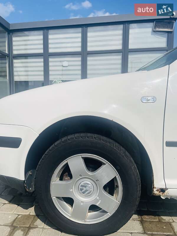 Хетчбек Volkswagen Golf 1998 в Мукачевому