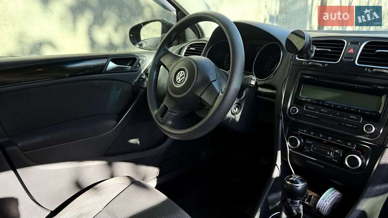 Хэтчбек Volkswagen Golf 2008 в Одессе