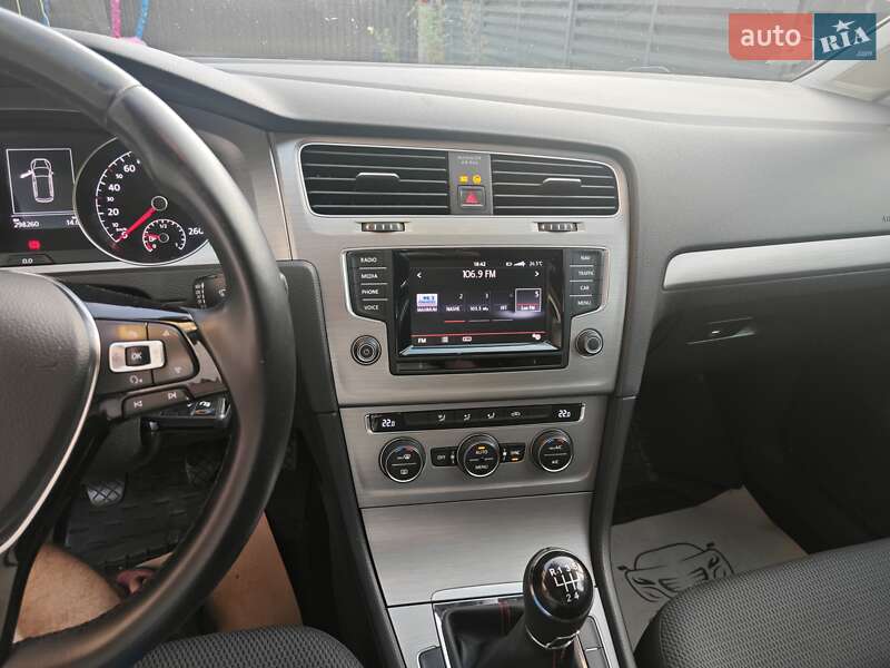 Универсал Volkswagen Golf 2015 в Луцке