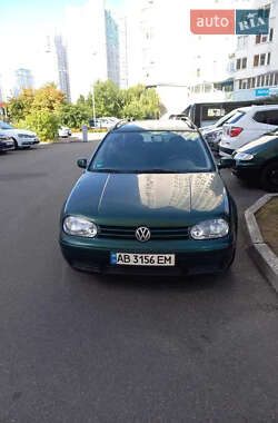 Універсал Volkswagen Golf 2002 в Києві