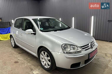 Хетчбек Volkswagen Golf 2005 в Києві