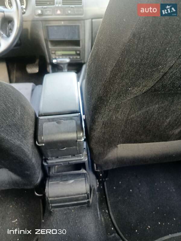 Універсал Volkswagen Golf 2005 в Обухові