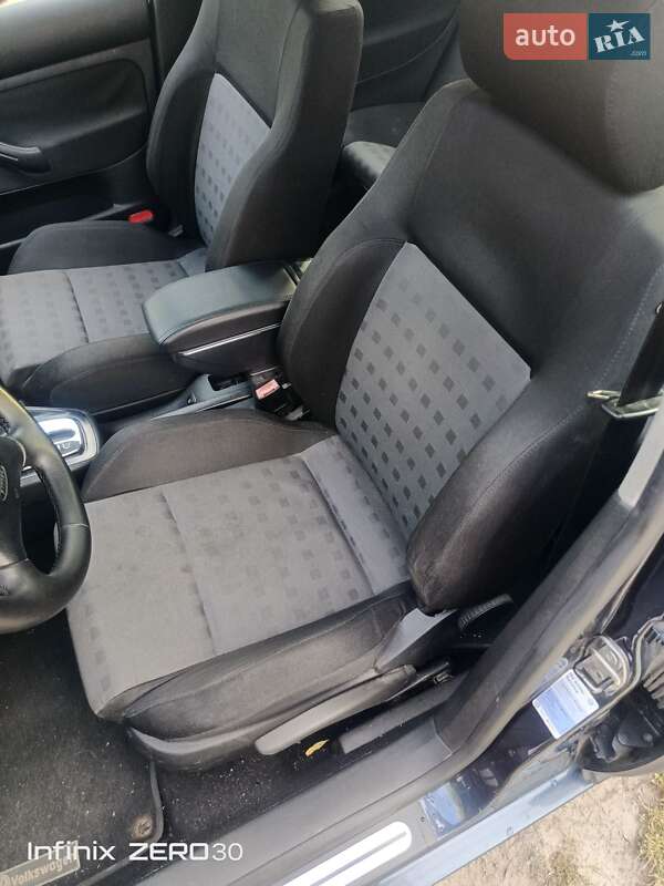 Універсал Volkswagen Golf 2005 в Обухові