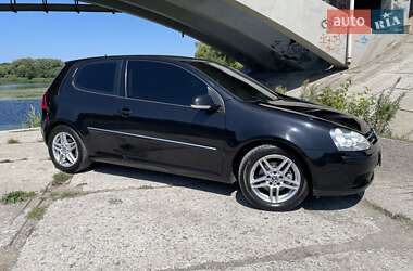Хэтчбек Volkswagen Golf 2005 в Виннице