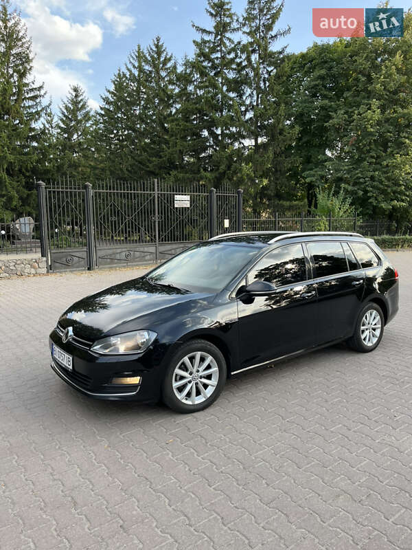 Универсал Volkswagen Golf 2016 в Полтаве