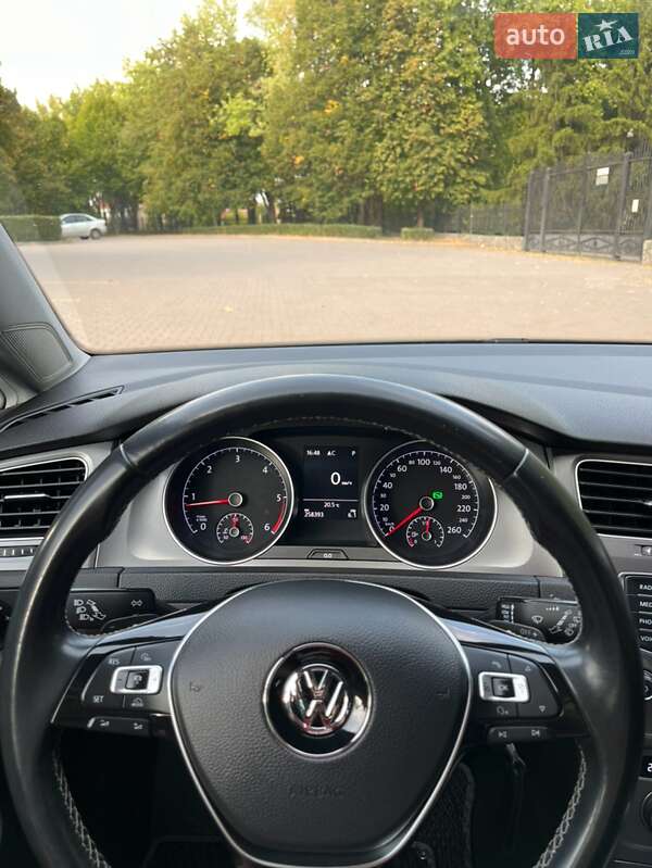 Универсал Volkswagen Golf 2016 в Полтаве