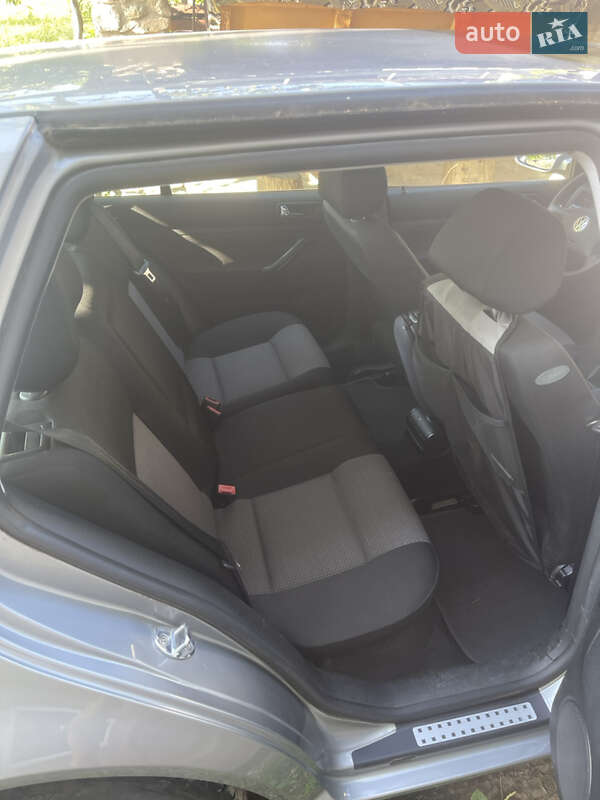 Хетчбек Volkswagen Golf 2002 в Кам'янець-Подільському