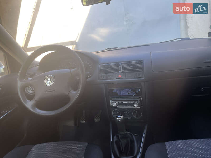 Хетчбек Volkswagen Golf 2002 в Кам'янець-Подільському